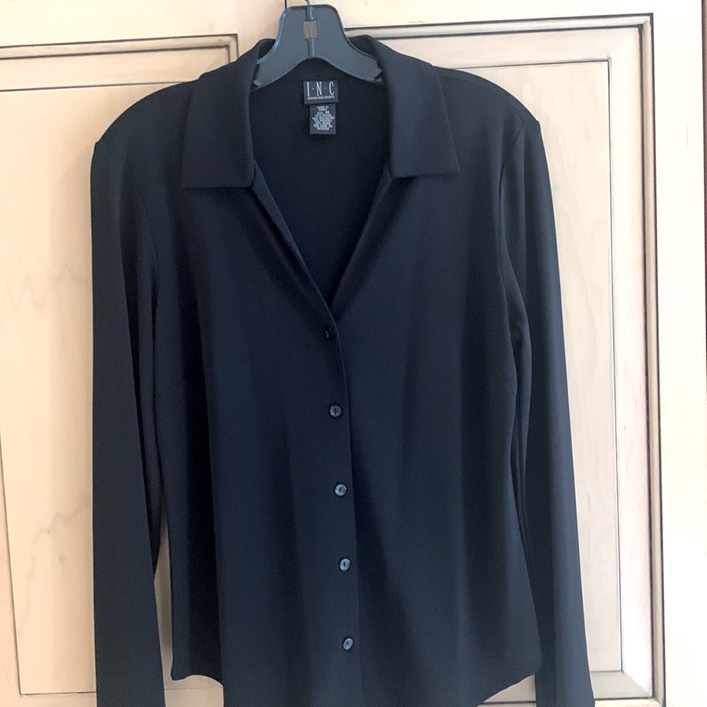 Black blouse v neck. Smile bottom split cuff